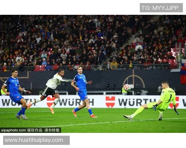 中场中路球员身价榜揭晓佩德里以14亿欧元领跑巴尔韦德赖斯紧随其后