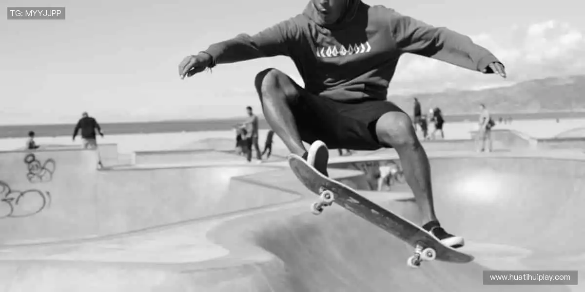 🎮 虚拟看台,弹幕狂欢,